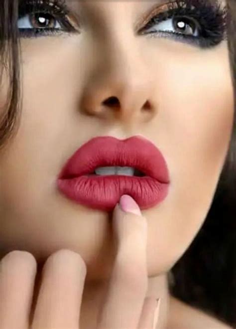 Pin By Jglowrey On Visages Ltd Beautiful Lips Women Lipstick