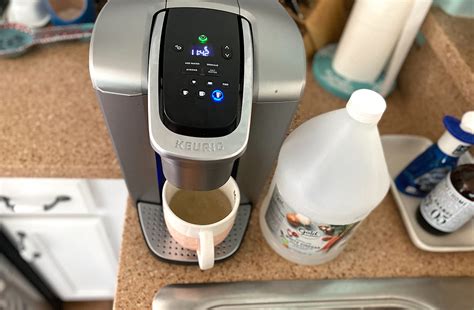 Heres How To Descale A Keurig Coffee Maker Using White Vinegar