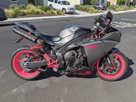 A crossplane crank may have up to five main bearings, and usually does, as well as large balancing weights. 2013 Yamaha R1 Crossplane in 2020 | Yamaha r1, Used ...