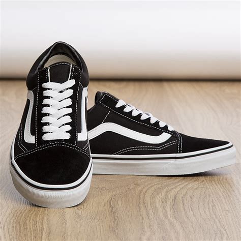 Generally, most vans come with 36 straight lace or bar lace is the most common lacing techniques vans owners do. Vans Old Skool - An In Depth Guide | Everything You Need ...