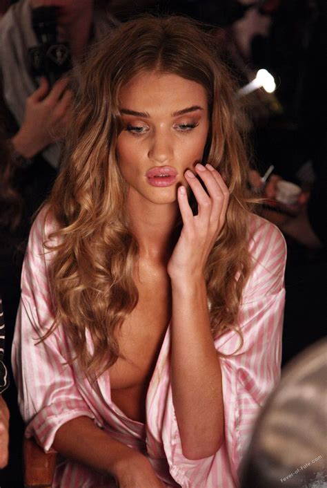 Rosie Huntington Whiteley Backstage At A Victoria S Secret Fashion Show Victoria Secret