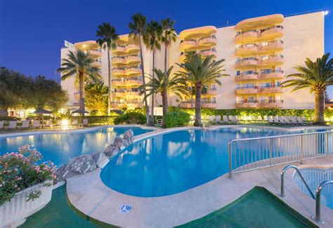 Aparthotel Alcudia Beach in Alcudia, Majorca | loveholidays