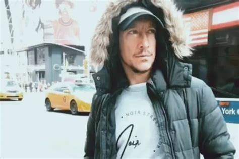 De serie ging in première op 24 mei 2019. Nicolás Vázquez se encontró con un actor de "Stranger ...