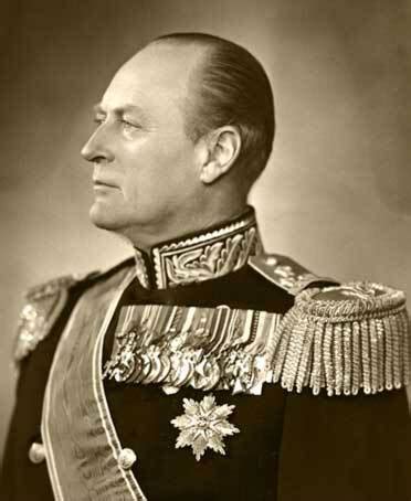 Her overrasker kongefamilien alle på 17. Kong Olav V - kongehuset.no