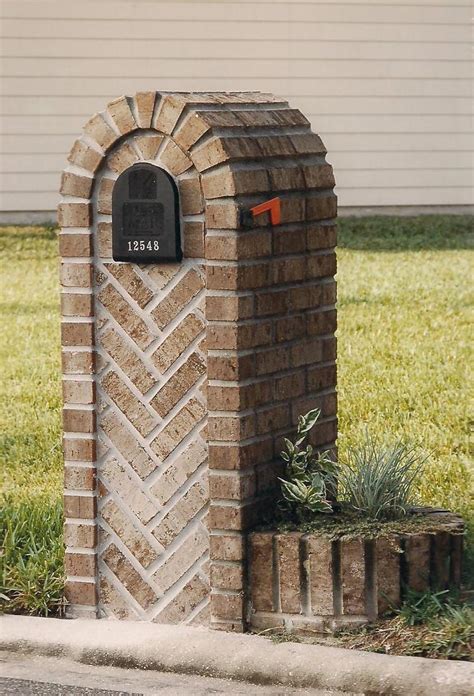 Guide to usps regulations for mailbox installation of curbside mailboxes, locking mail boxes, wall mount units and residential package boxes. Brick Mailboxes Images - Frompo