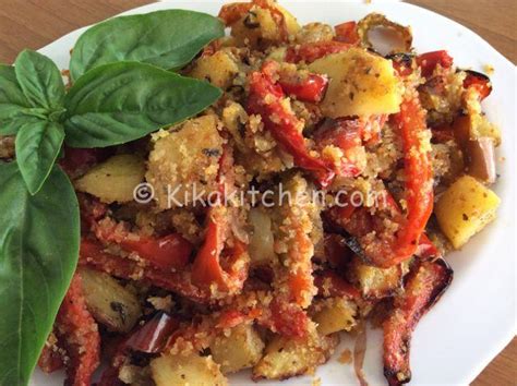 Per preparare il chili con carne iniziate a tagliare la carne a cubetti piccini. Patate e peperoni gratinati in forno. Ricetta passo passo ...