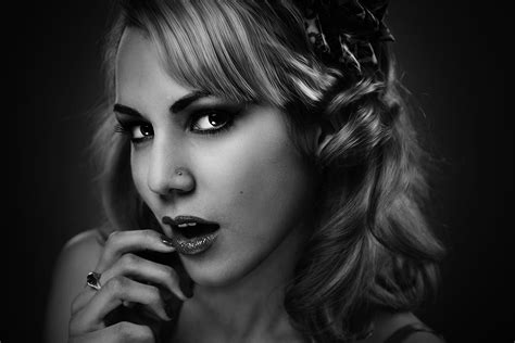 20 Black And White Photo Effect Actions For Adobe Photoshop