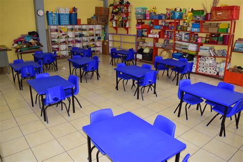 Is that aulas is while aulae is (aula). Inaugura edil 6 aulas para preescolar de Zacapoaxtla | e ...