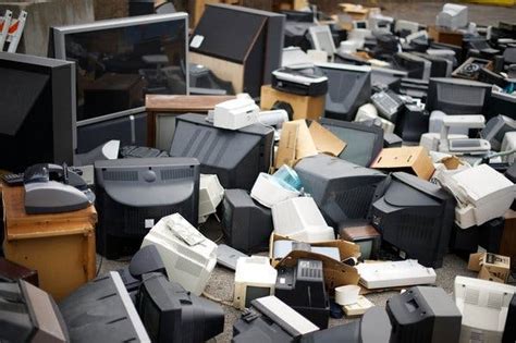 If you're not sure where to find computer or laptop recycling in your area, you can start your search by googling. Unwanted Electronic Gear Rising in Toxic Piles - The New ...