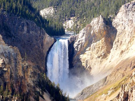 Lower yellowstone river falls yakınlarında yapılacak şeyler. Top of Lower Yellowstone Falls: Grand Canyon of the ...