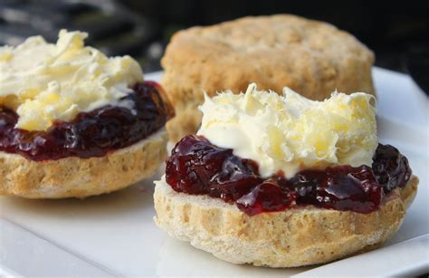 Satisfy Your Cravings With These Scrumptious Scones With Jam And Cream