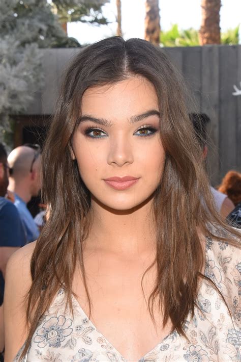 Hailee Steinfeld Celebrity Hair And Makeup At Coachella 2017