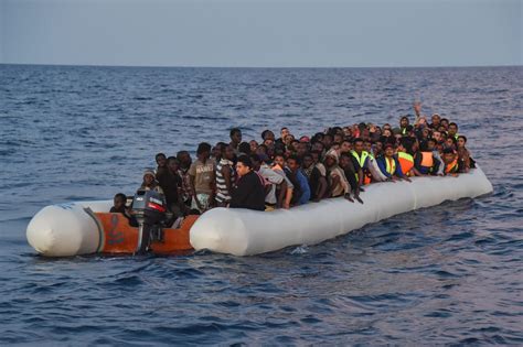 Deadliest Year For Refugees Crossing Mediterranean Charity Politico