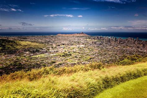 Lookout Scene Of Hawaii By Wavees
