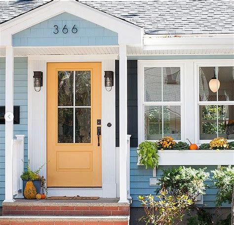 Ranches are popular for several reasons: Before & After: Turning a Tiny Ranch Into a Cozy Cottage ...