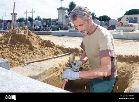Grave Digging Equipment Hi Res Stock Photography And Images Alamy