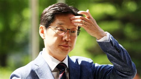 경찰 김경수 소환조사… 드루킹 돈거래 보좌관 재소환 연합뉴스