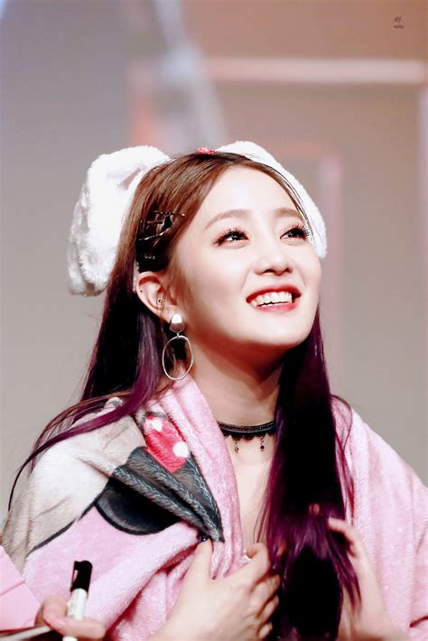 초고화질 컴퓨터 바탕화면 배경화면 이미지 2. 여자아이들 민니 고화질 사진 / 배경화면