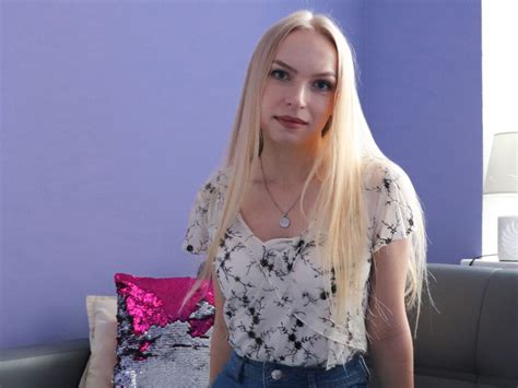 CarryBless Blond Female Webcam SexCamDB Com