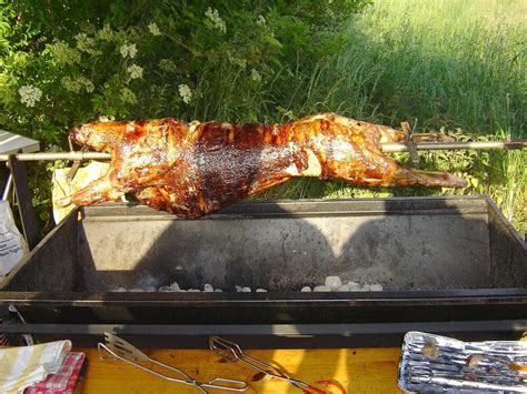 Lamb On The Spit Acc Antwerp How To Cook Lamb Greek Restaurants Greek Easter