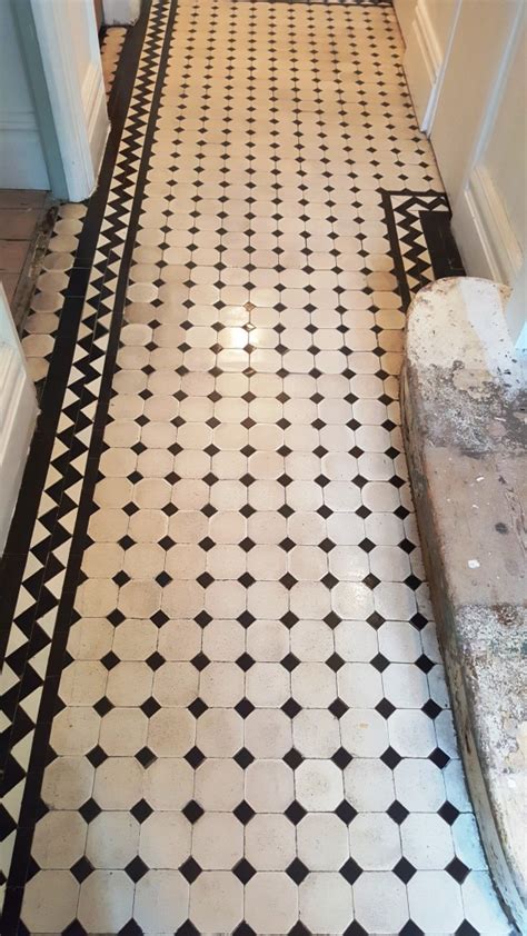 Old Victorian Tiled Hallway Fully Restored In Brixton South London