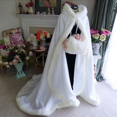 Hooded Bridal Capes Cloaks White Wedding Cloak Winter Wedding Coats For
