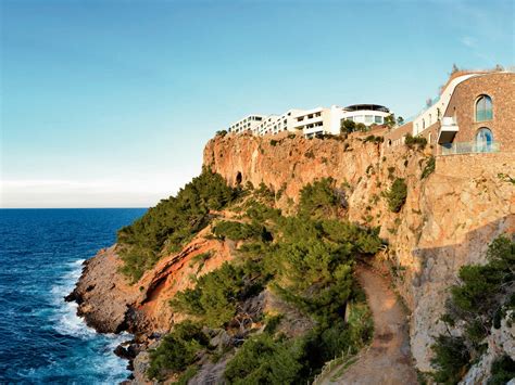 The 10 Most Beautiful Clifftop Hotels In The World Condé