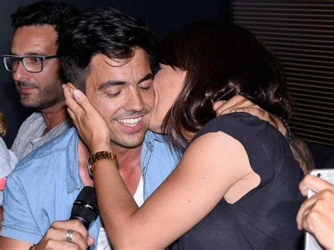 Info su penélope cruz biografia filmografia discografia video foto citazioni curiosità frasi celebri qui puoi conoscere la carriera e le curiosità sulla vita privata di penélope cruz, leggere le notizie più. Alberto Indio lança álbum «Acústico»