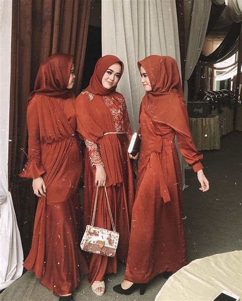 model baju bridesmaid hijab gendut