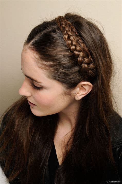In the video we show how to make a regular lace braid (as shown above), but here's how it looks if you make it a. Easy headband braid tutorial for long hair