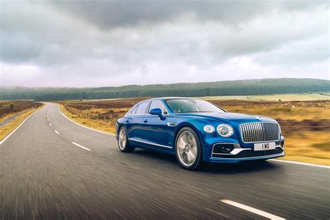 Used 2018 bentley flying spur with awd, navigation system, dvd, keyless entry, fog lights, leather. All-new Bentley Flying Spur now on sale in Middle East ...