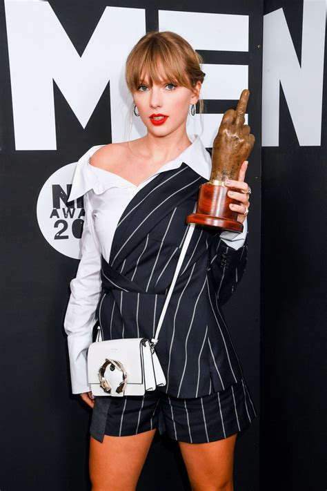 Taylor Swift Nme Awards 2020 More Photos Celebmafia