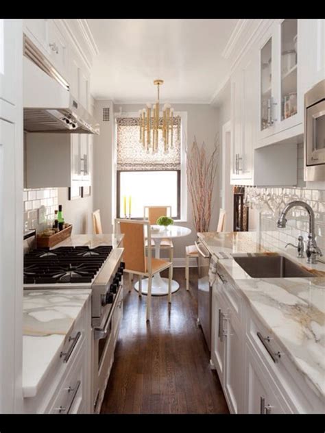 Ti presenteremo diversi metodi per arredare la tua cucina di colore bianco. Arredare una cucina stretta e lunga... Ecco 20 esempi a ...