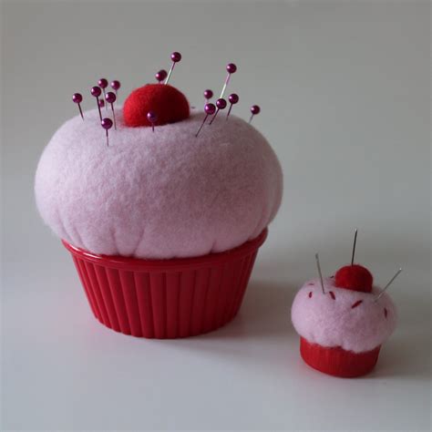 Obsessively Stitching Cupcake Pin Cushions
