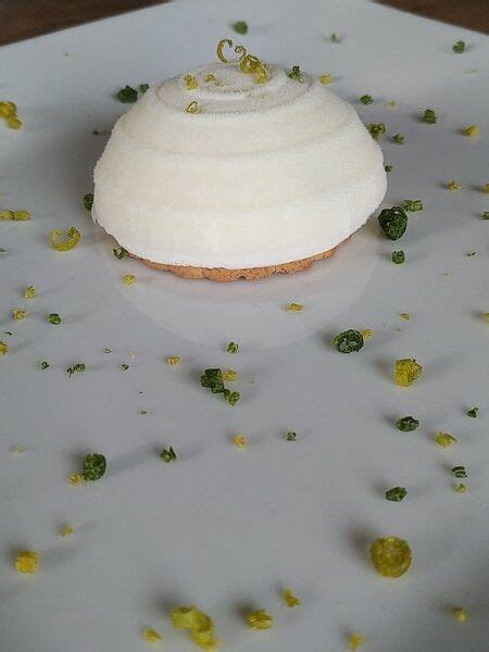 Je suis fan de mes recettes (oui oui je me lance des fleurs, mais je suis sure que vous les aimez aussi avouez ahahahah), mais en été, une heure de cuisson pour un gâteau c'est pas top géniallissime ! Cheesecake au citron sans cuisson - recettes de cuisine ...