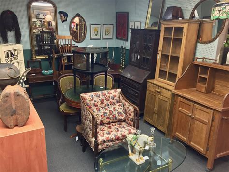 The SUMMIT ANTIQUES CENTER