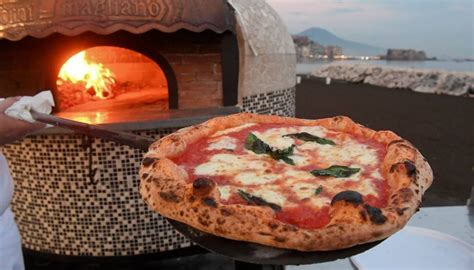 At napoli 1 pizza, we take pride in the authentic quality and taste of our pizzas, though we also guarantee that dining here will be an italian experience to remember! Napoli Pizza Village, non solo cibo ma anche un premio a ...