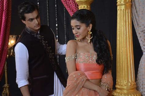 Shivangi Joshi And Mohsin Khan Romance During Dussehra Celebration In