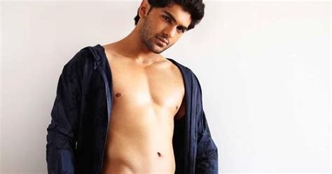 Shirtless Bollywood Men Taaha Shah