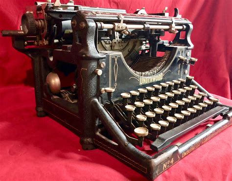 Vintage Underwood Typewriter No 4