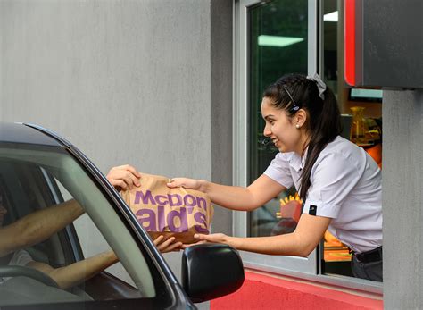 8 Strict Rules Mcdonald’s Employees Have To Follow — Eat This Not That