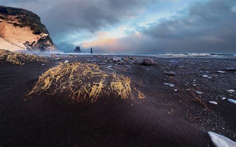 Download 1440x900 Iceland Reynisfjara Beach Waves Sea Clouds