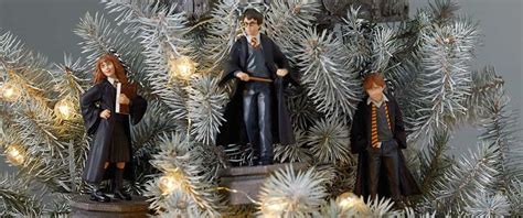 Harry potter inspired holiday decor and crafts, created and featured by two potterhead sisters. Cool Stuff: Harry Potter Hallmark Ornaments Will Light Up ...