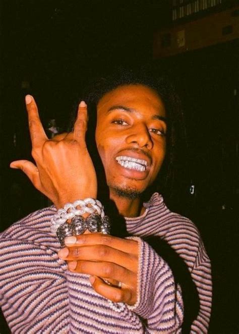 (complete) this is a book filled with cute and hot matching anime wallpapers for your phone or profile picture to use with friends, best friends, siblings, or your significant other/others. #playboicarti in 2020 | Bad girl aesthetic, Grunge ...