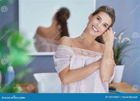 Beautiful Brunette Woman In The Bathroom Stock Image Image Of Beauty Looking
