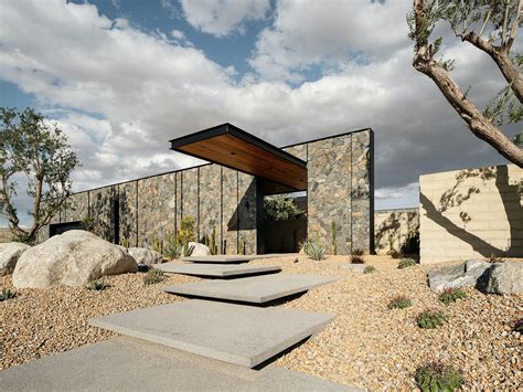 Photo 1 Of 13 In A Striking Desert Contemporary In Rancho Mirage Seeks