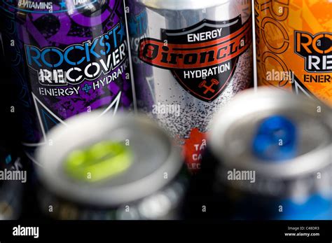 Una Mezcla Os Rockstar Monster Amp Y Red Bull Bebidas Energéticas