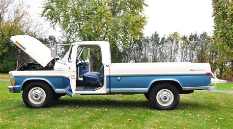 1972 Ford F250 Volo Museum