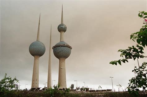 هذا وتحذر دائرة الأرصاد الجوية الأخوة المواطنين من: الأرصاد الجوية طقس غائم جزئيا والصغرى