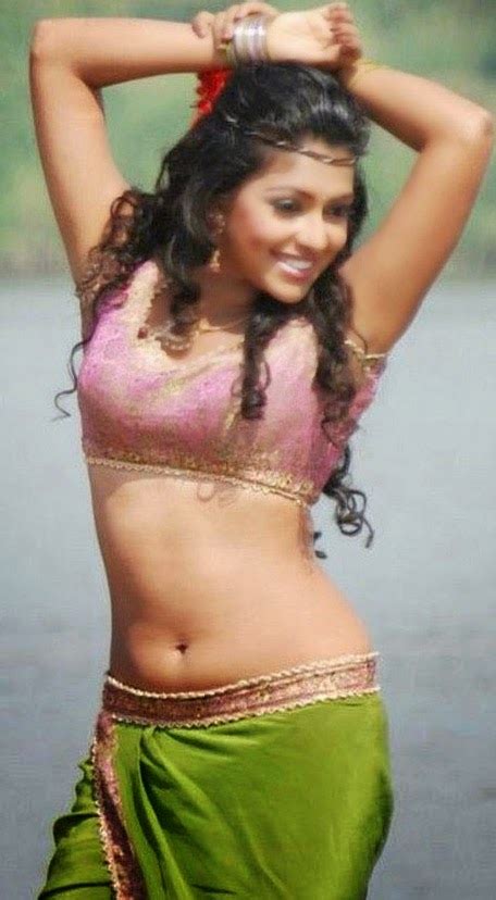 Home Actress Disha Pandey Cute Navel Show Foto Bugil